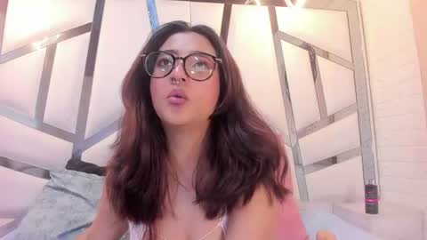 Snapshot of violetanebula_ chatting on 5, 8, 2026 Violet online show from 5, 8, 2026