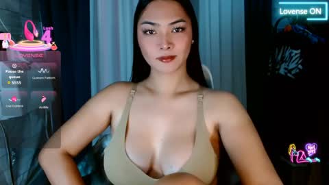 Snapshot of violetasha chatting on 5, 6, 2026 violet online show from 5, 6, 2026