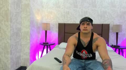 Snapshot of violetaydantegh chatting on 13, 9, 2025 vioeta y dante online show from 13, 9, 2025