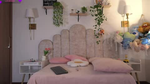 Snapshot of violeth___ chatting on 31, 3, 2026 violeth___ online show from 31, 3, 2026