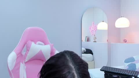 Violeth Hill online show from 31, 1, 2025