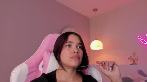 Violeth Hill online show from 31, 1, 2025