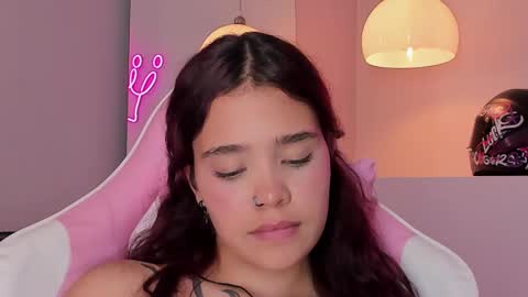 Violeth Hill online show from 26, 2, 2025