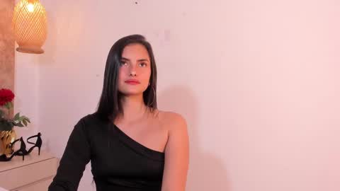 Snapshot of violethilton chatting on 5, 3, 2025 violeth online show from 5, 3, 2025