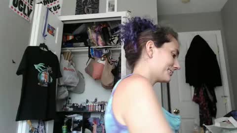 Snapshot of violethooper chatting on 18, 9, 2025 Violet Hooper online show from 18, 9, 2025