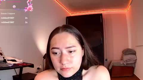 Snapshot of violetmoon24 chatting on 3, 10, 2025 Violeta online show from 3, 10, 2025