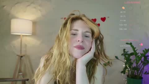 Snapshot of violetplath chatting on 16, 2, 2025 Violet  next stream December 6 online show from 16, 2, 2025