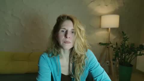 Snapshot of violetplath chatting on 3, 3, 2025 Violet  next stream December 6 online show from 3, 3, 2025