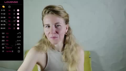 Snapshot of violetplath chatting on 5, 10, 2025 Violet  next stream December 6 online show from 5, 10, 2025