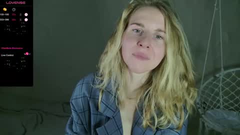 Snapshot of violetplath chatting on 17, 10, 2025 Violet  next stream December 6 online show from 17, 10, 2025