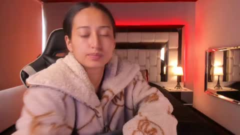 violetskinny online show from 3, 1, 2025