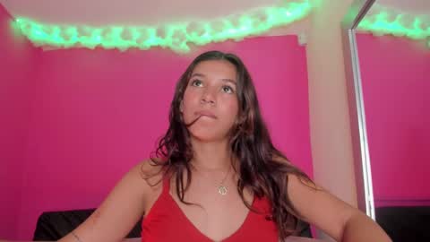 Snapshot of violett_24_ chatting on 28, 2, 2025 violett_24_ online show from 28, 2, 2025