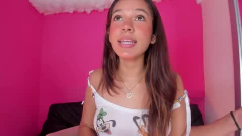Snapshot of violett_24_ chatting on 8, 3, 2025 violett_24_ online show from 8, 3, 2025