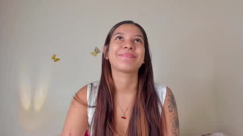 Snapshot of violett_24_ chatting on 11, 10, 2025 violett_24_ online show from 11, 10, 2025