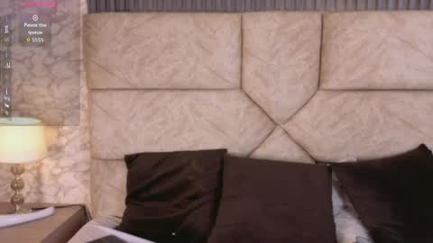 violett online show from 10, 4, 2026