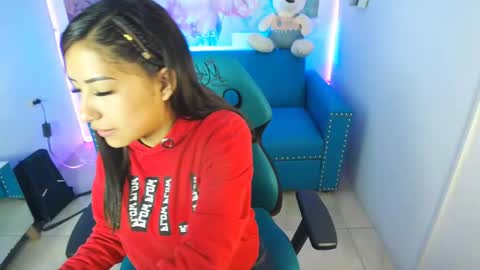 Snapshot of violetta_m_ chatting on 3, 2, 2025 Violeta online show from 3, 2, 2025