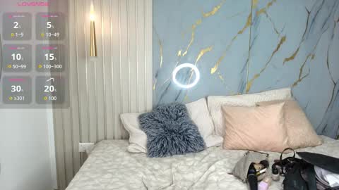 Snapshot of violetta_ross chatting on 19, 9, 2025 violetta_ross online show from 19, 9, 2025