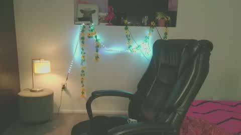 Snapshot of violettacam69 chatting on 5, 2, 2025 violettacam69 online show from 5, 2, 2025