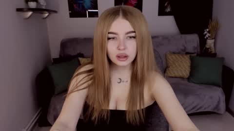 ViolettaOtis online show from 8, 1, 2025