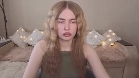 ViolettaOtis online show from 15, 3, 2026