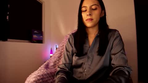Snapshot of violettastars chatting on 12, 10, 2025 Violetta....Follow me in Twitter... online show from 12, 10, 2025