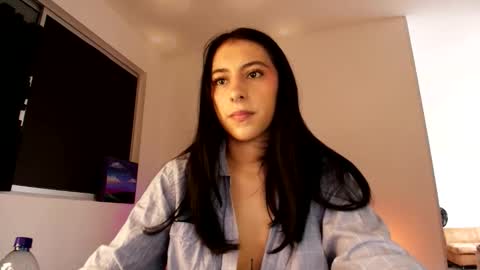 Violetta....Follow me in Twitter... online show from 22, 10, 2025