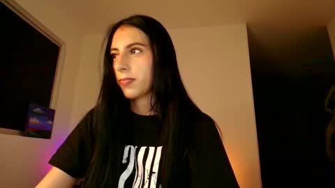 Violetta....Follow me in Twitter... online show from 17, 1, 2026