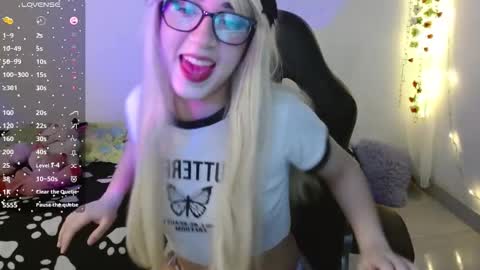 Snapshot of violettaswet chatting on 12, 9, 2025 violettaswet online show from 12, 9, 2025