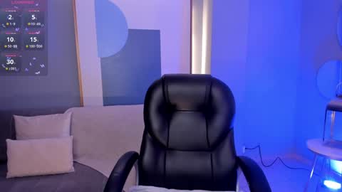 Violett Castel online show from 30, 1, 2025