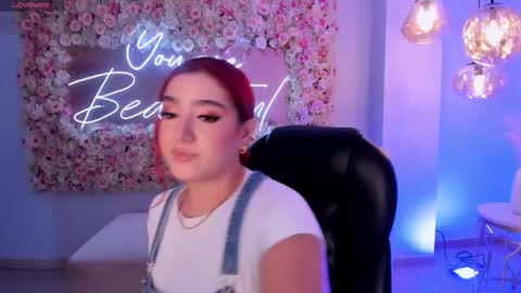 Violett Castel online show from 22, 9, 2025