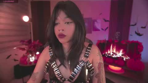 Snapshot of violette_clerk1 chatting on 19, 10, 2025 JULIE UWU online show from 19, 10, 2025