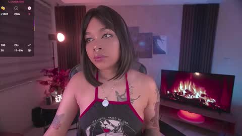 Snapshot of violette_clerk1 chatting on 7, 11, 2025 JULIE UWU online show from 7, 11, 2025