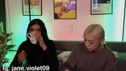 Violet online show from 4, 12, 2025