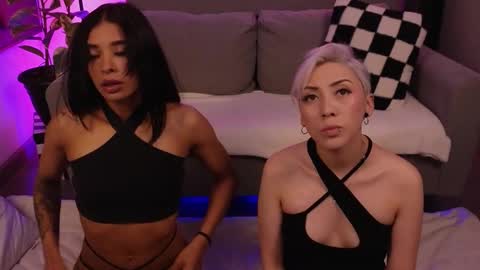 Snapshot of violettgrey_ chatting on 1, 3, 2026 Violet online show from 1, 3, 2026