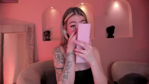 Violett  online show from 5, 12, 2025