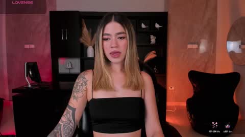 Violett  online show from 25, 3, 2026