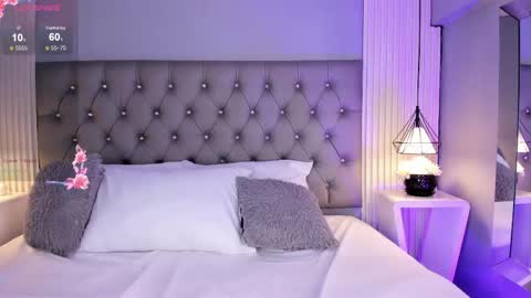 Snapshot of violettharous chatting on 24, 4, 2026 VioletthaRous online show from 24, 4, 2026