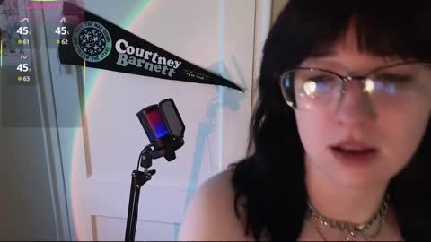 Snapshot of violetwinter666 chatting on 1, 3, 2025 Violet Winter indie sleaze goth girl next door online show from 1, 3, 2025