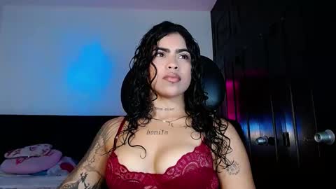 Snapshot of violetwitch05 chatting on 1, 10, 2025 Violet online show from 1, 10, 2025