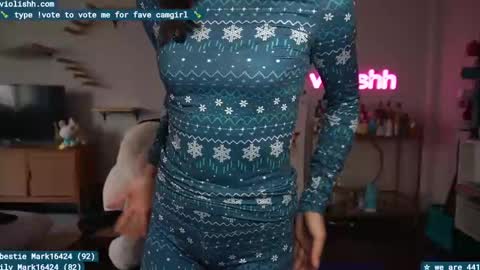 follow me on twitter violishh and ig violishh  online show from 19, 1, 2025