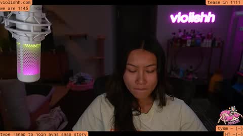 follow me on twitter violishh and ig violishh  online show from 13, 11, 2025