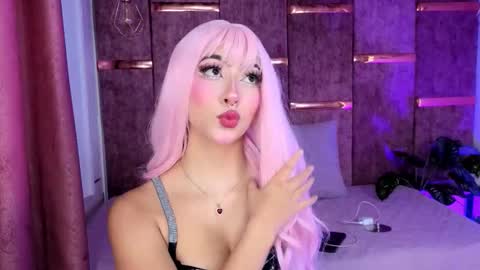 viollettebylyly online show from 4, 12, 2025