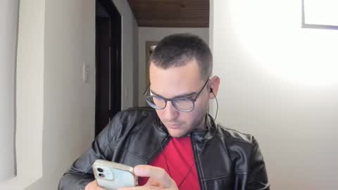 Vito Ferrer online show from 8, 2, 2025