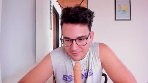 Vito Ferrer online show from 23, 10, 2025