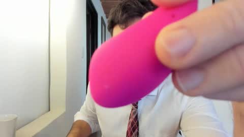 Vito Ferrer online show from 6, 11, 2025