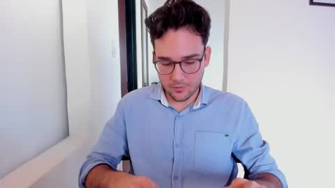 Vito Ferrer online show from 8, 11, 2025