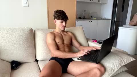 vitoraugustoxxx online show from 22, 12, 2025