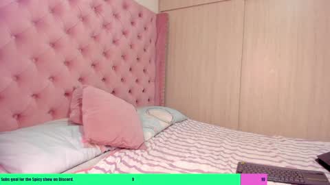 vivi cooper online show from 21, 4, 2026