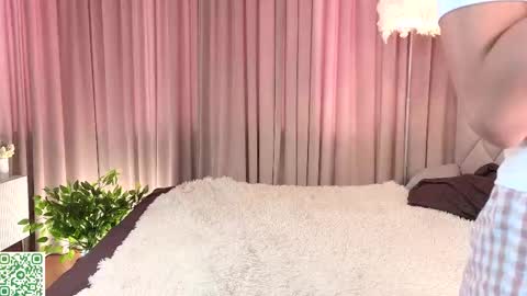 Snapshot of vivi_ennes chatting on 1, 10, 2025 You like my friends can call me LUNA This is my first day here online show from 1, 10, 2025