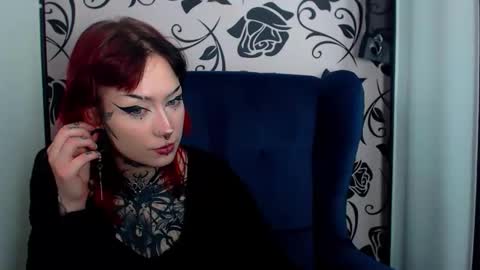 ViviaDarc online show from 28, 11, 2025